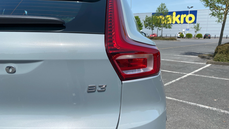 Volvo XC40 2.0 B3P Plus Dark 5dr Auto Petrol Estate